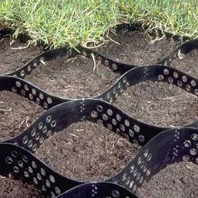 Георешетка с высотой стенки 100 мм и размером ячейки 170х170 мм