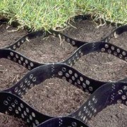 Георешетка с высотой стенки 200 мм и размером ячейки 340х340 мм Георешетка с высотой стенки 200 мм и размером ячейки 340х340 мм