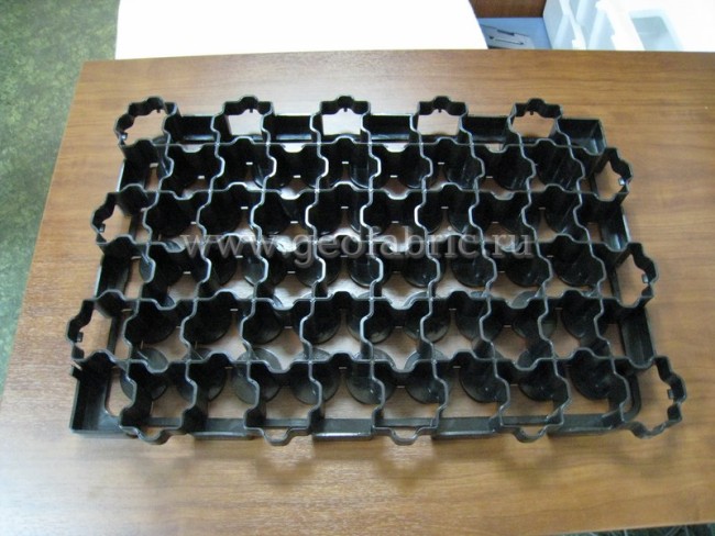 Газонная решетка (Черная 40 мм) Газонная решетка (Черная 40 мм)