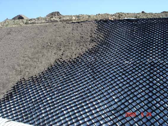 Укрепление откосов и склонов